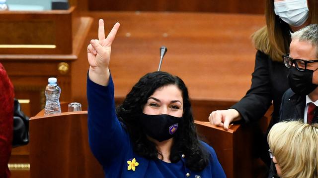 Kosovo: Vjosa Osmani ist neue Staatspräsidentin