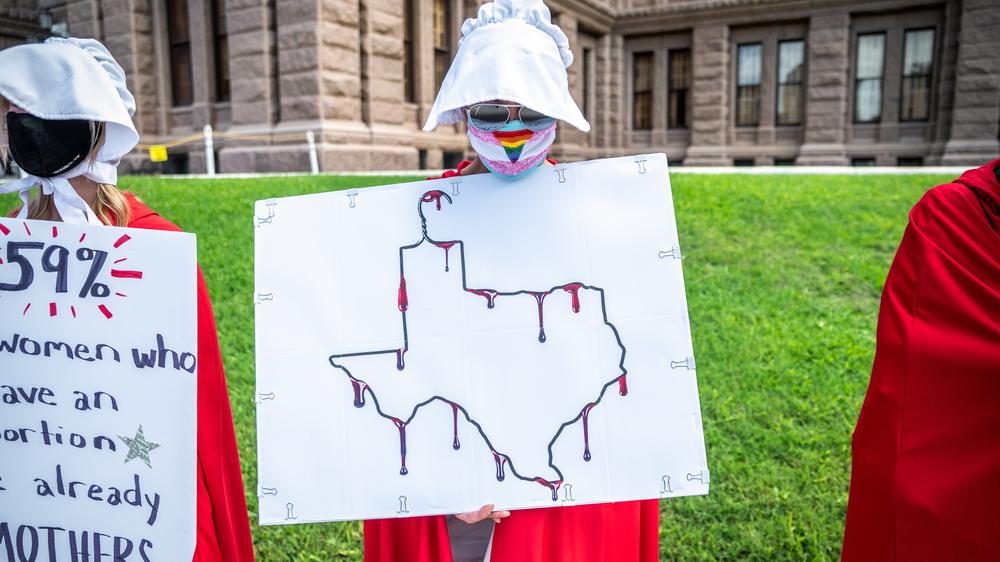Texas: Schon bei seiner Verabschiedung rief das Gesetz in Texas Entsetzen und Protest hervor. Hier demonstrieren Frauen in Austin, der Hauptstadt des Bundesstaats.