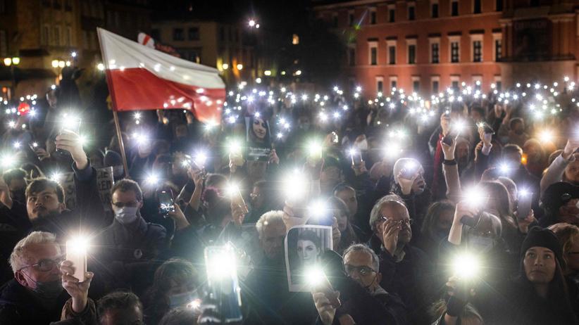 Warschau: EU-Parlament fordert Polen auf, Schwangerschaftsabbrüche zu erlauben