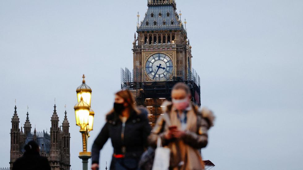 Brexit: Zehntausende EU-Bürger warten auf Aufenthaltsrecht für ...