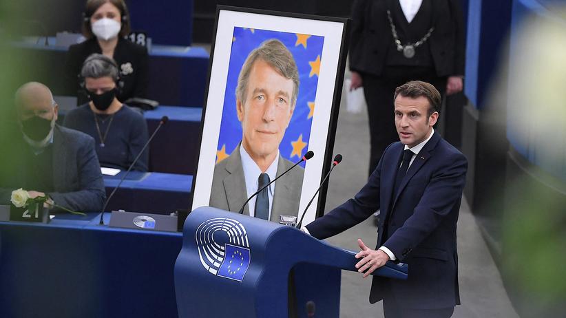 EU-Parlament: Politiker der Europäischen Union gedenken David Sassolis