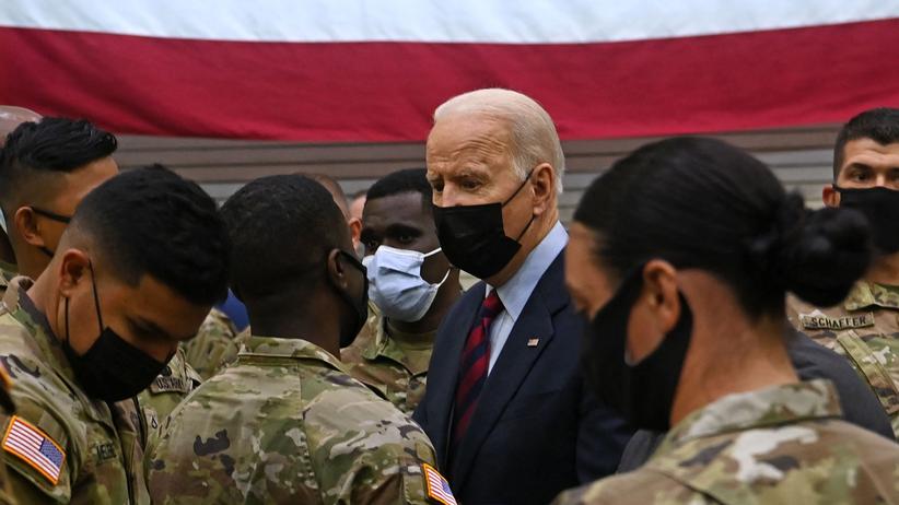 Ukraine-Konflikt: US-Präsident Joe Biden trifft US-Soldaten im November 2021.