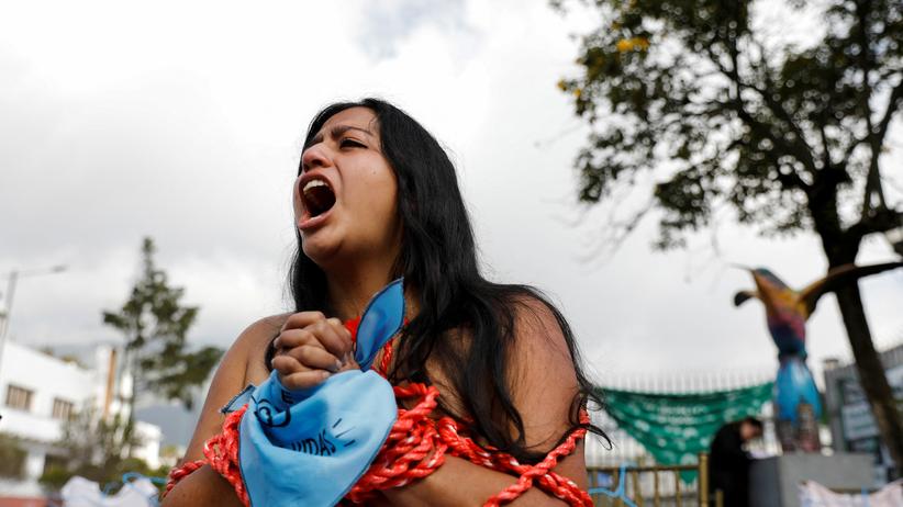Ecuador: Parlament erlaubt Schwangerschaftsabbruch nach Vergewaltigung