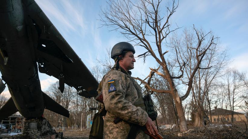 Krieg in der Ukraine: Schwere Gefechte in Kiew und Charkiw