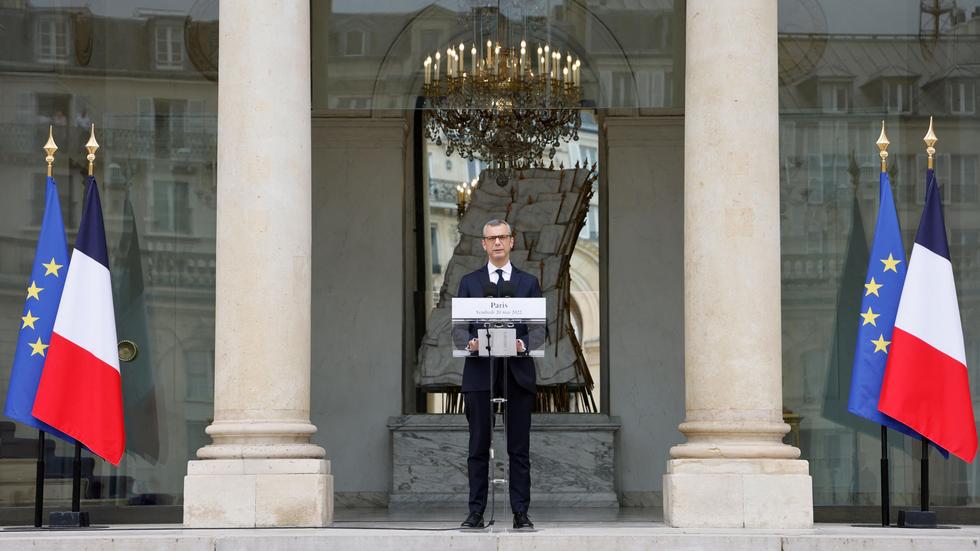 Regierungsbildung in Frankreich: Alexis Kohler vor dem französischen Regierungssitz. Der Generalsekretär des Élysée-Palasts stellte das neue Kabinett von Präsident Emmanuel Macron vor.