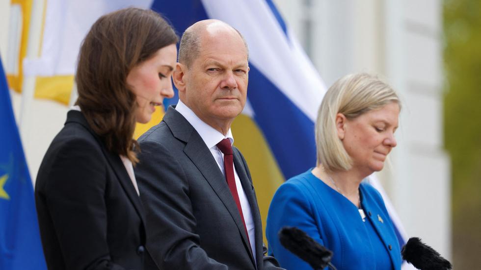 Nato: Scholz Sichert Finnland Und Schweden Hilfe Für Nato-Beitritt Zu ...