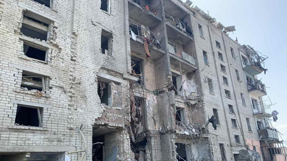 Ukraine-Überblick: Ein durch russische Raketen zerstörtes Wohnhaus in Wosnessensk in der Ukraine am 20. August 2022