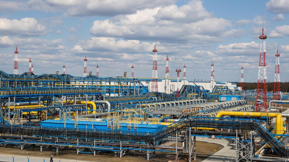 Gaskrise: Kraft Sibiriens 1 ist eine 2.200 Kilometer lange Erdgaspipeline, die seit 2019 Gas von Jakutien nach China liefert. Eine zweite Pipeline – Kraft Sibiriens 2 – ist seit September 2020 in Planung.