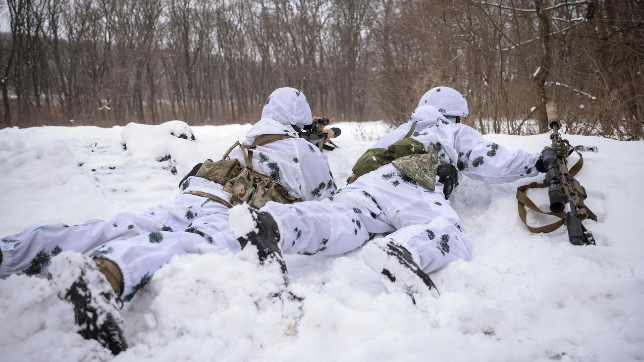 Ukraine-Überblick: Russische Kräfte rücken auf Bachmut vor, Selenskyj lobt Niederlande