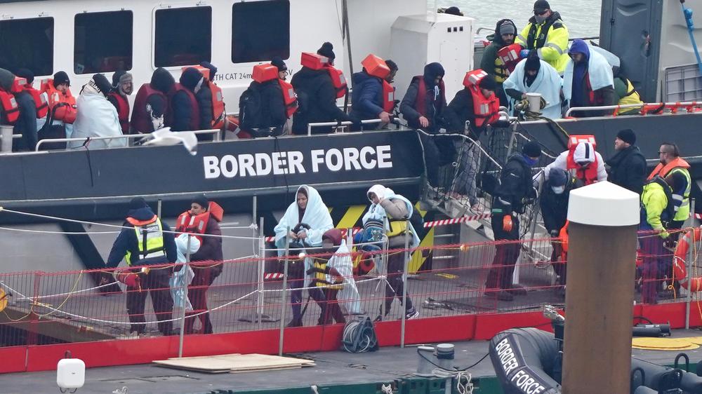Großbritannien: Mehr als 45.000 Menschen haben im vergangenen Jahr Großbritannien per Boot erreicht.