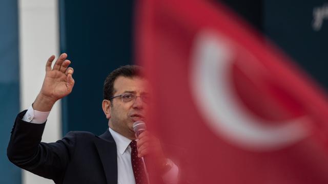 Türkei: Oppositionspolitiker berichtet von Steinewürfen bei Wahlkampfauftritt