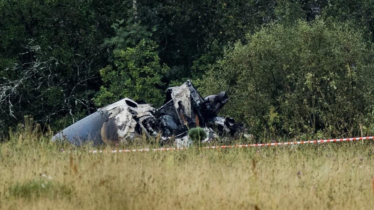 Flugzeugabsturz In Russland Privatflugzeug Abgestürzt Tod Des Wagner Chefs Noch Nicht 
