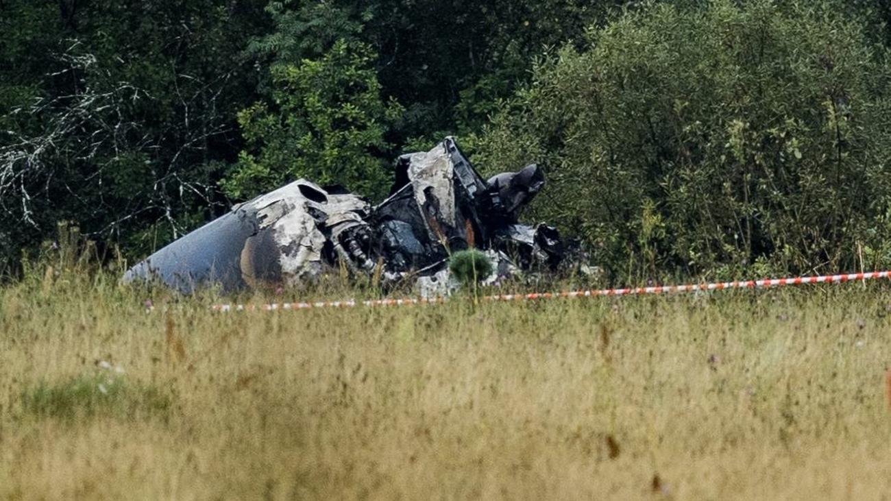 Flugzeugabsturz In Russland Privatflugzeug Abgestürzt Tod Des Wagner Chefs Noch Nicht 