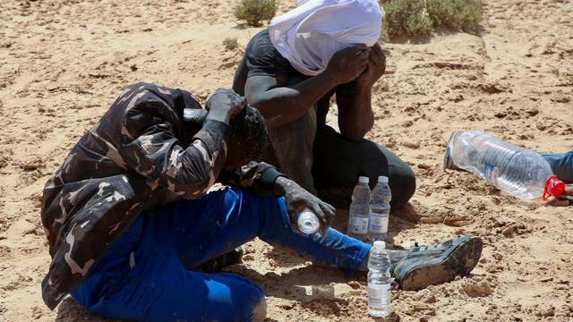 Flucht nach Europa: Tunesien und Libyen nehmen Geflüchtete aus Wüste auf