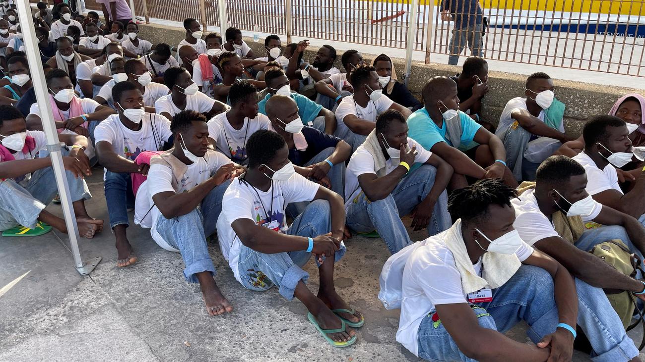 Italia: Lampedusa dichiara lo stato di emergenza a causa dell’afflusso di migranti
