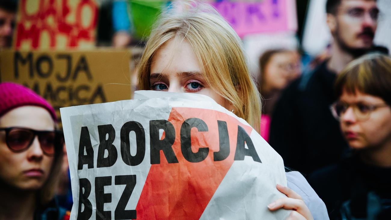 Wybory w Polsce: ten konserwatyzm kosztuje kobiety życie