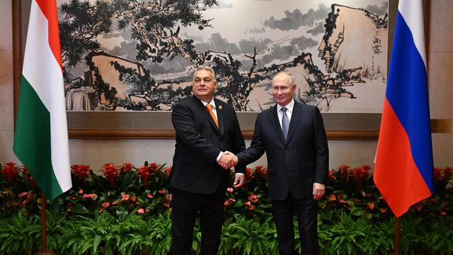 Neue Seidenstraße: Wladimir Putin spricht bei China-Besuch mit Viktor Orbán über Ukraine