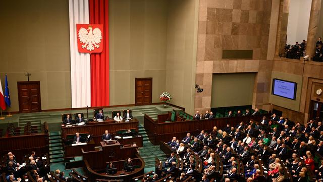Polen: Polnisches Parlament verabschiedet Haushaltsplan für 2024