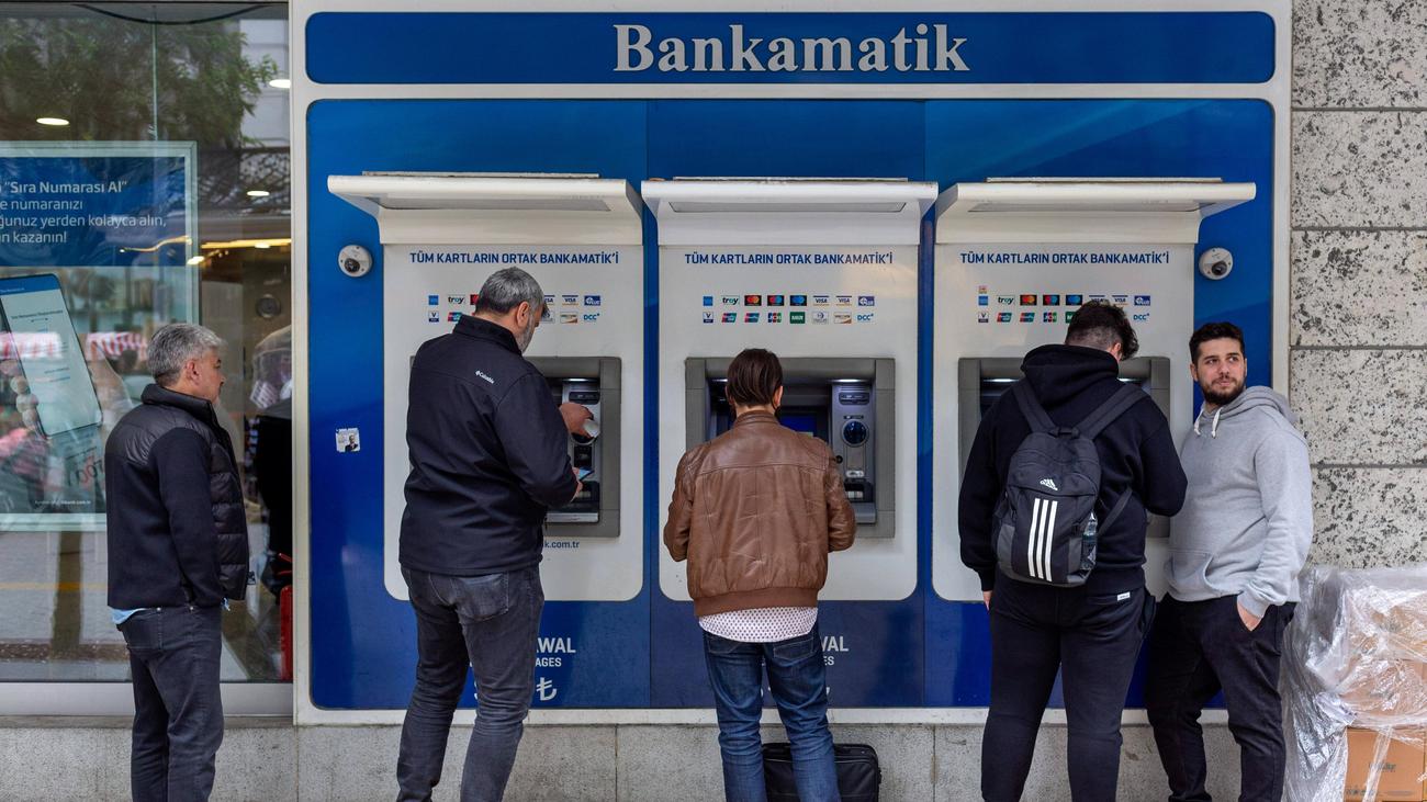 Turquie : la banque centrale turque relève son taux directeur à 45 pour cent