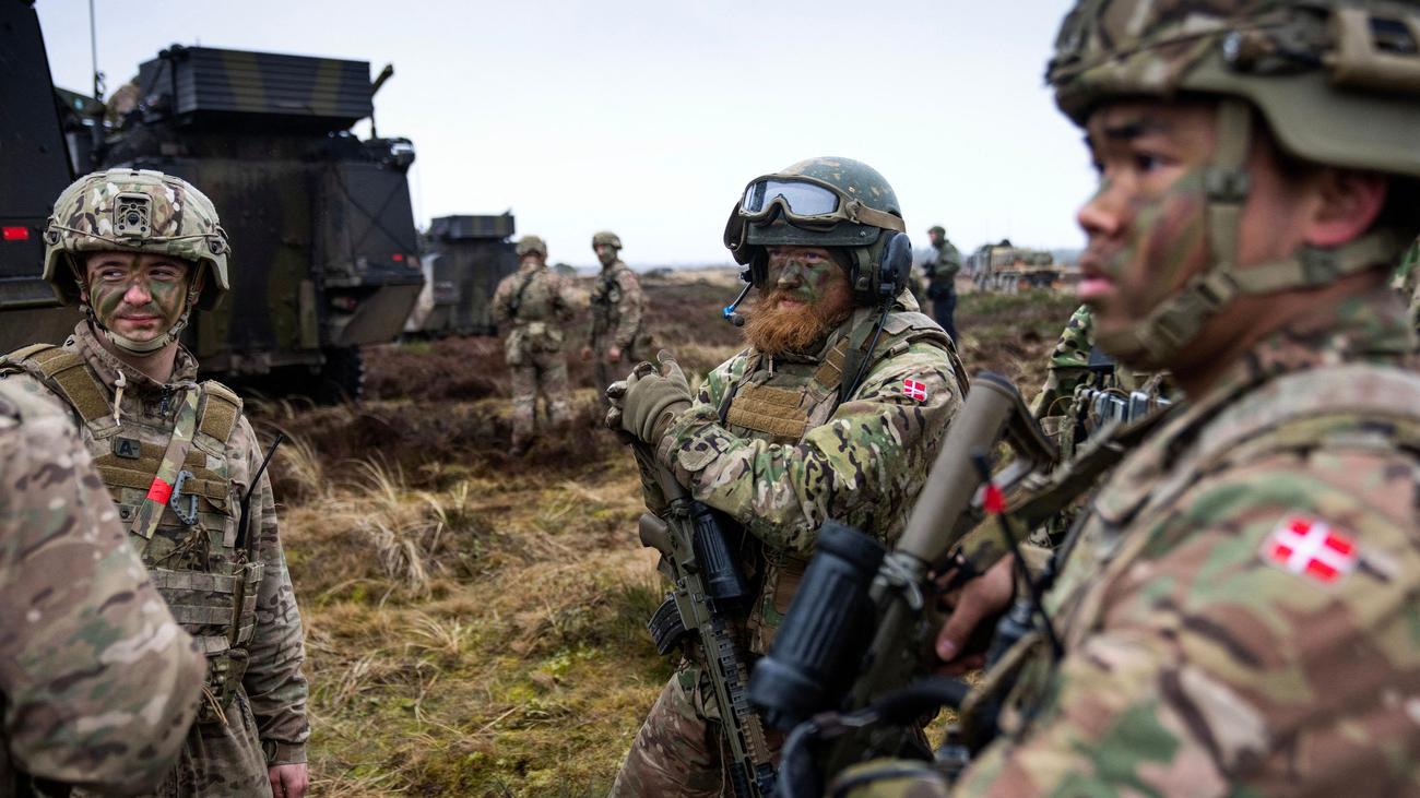 Denemarken: Denemarken roept de verplichte militaire dienstplicht voor vrouwen in