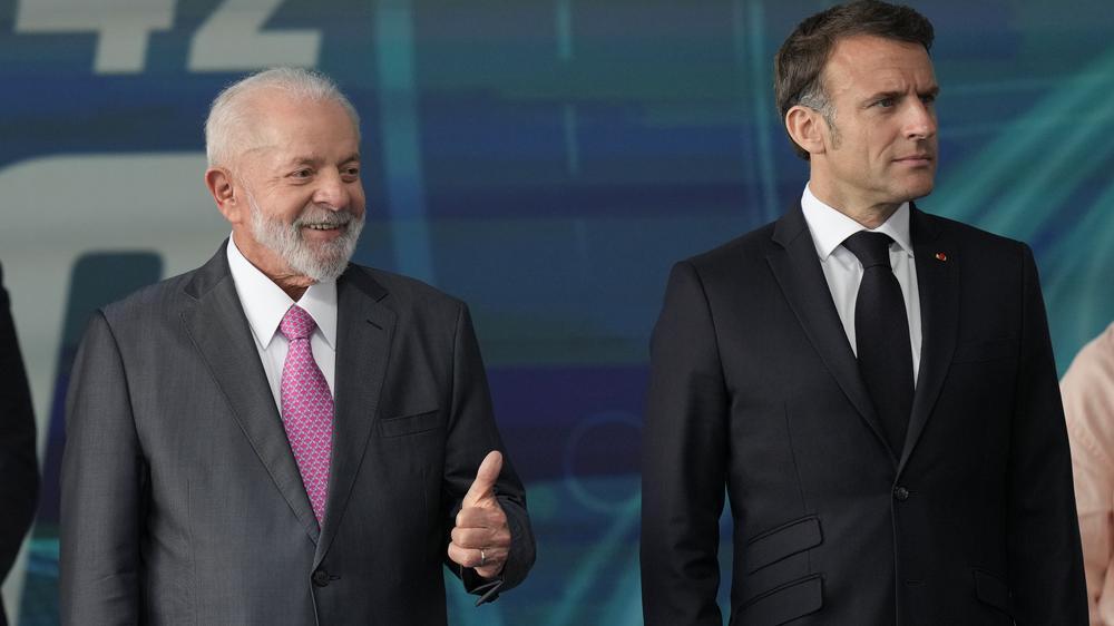 G20-Gipfel in Brasilien: Emmanuel Macron (rechts), Präsident von Frankreich, mit seinem brasilianischen Amtskollegen Luiz Inácio Lula da Silva während des Staatsbesuchs in Brasilien