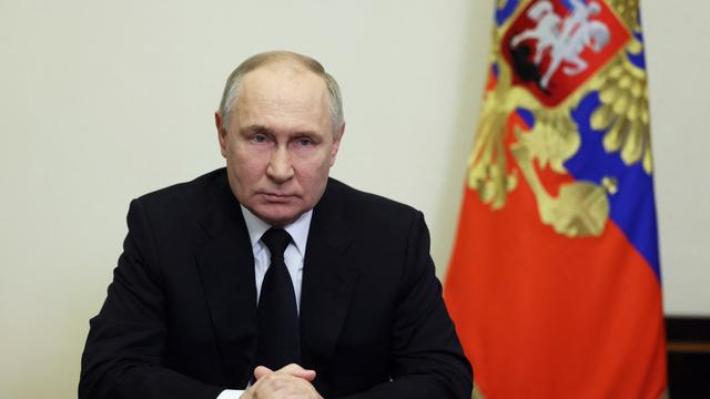 Wladimir Putin: Russlands Präsident spricht von ukrainischer Spur