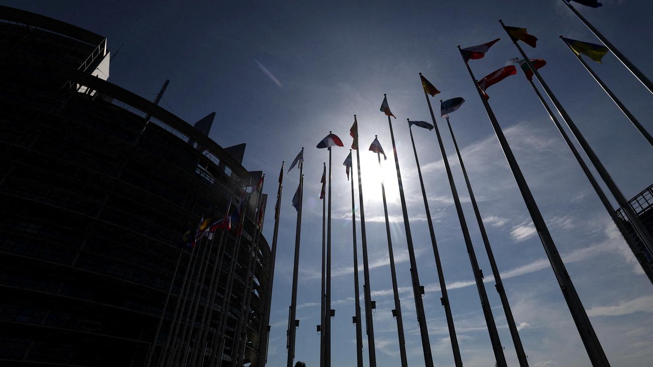 Debiti dei paesi dell'Unione Europea: il Parlamento europeo decide di riformare le regole del debito dell'UE