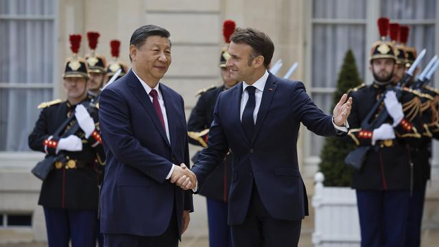 EU und China: Macron und von der Leyen fordern Xi zu fairerem Handel auf