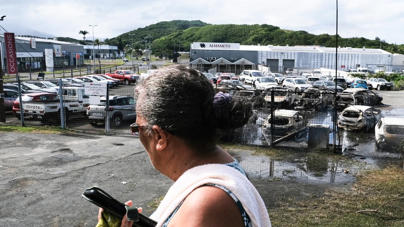 Reforma constitucional: graves disturbios en el territorio francés de ultramar de Nueva Caledonia