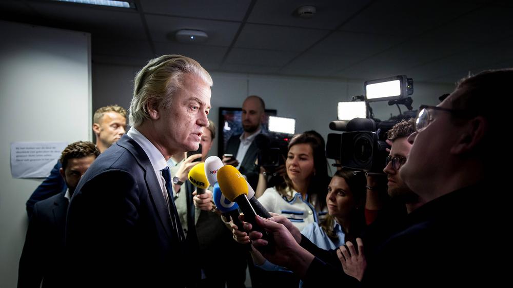 Niederlande: Wahlsieger und Vorsitzender der rechtspopulistischen Partij voor de Vrijheid, Geert Wilders, wird Teil der Vier-Parteien-Koalition.