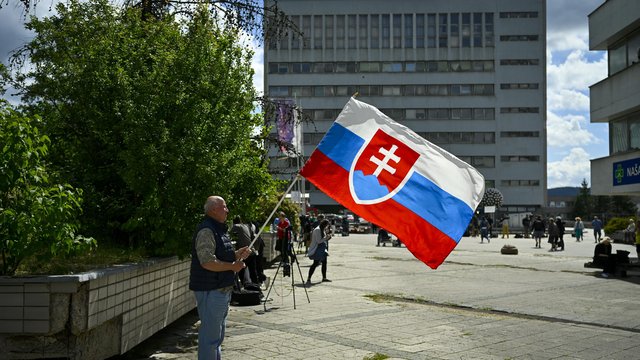 Slowakei: Mutmaßlicher Fico-Attentäter muss erstmals vor Gericht erscheinen