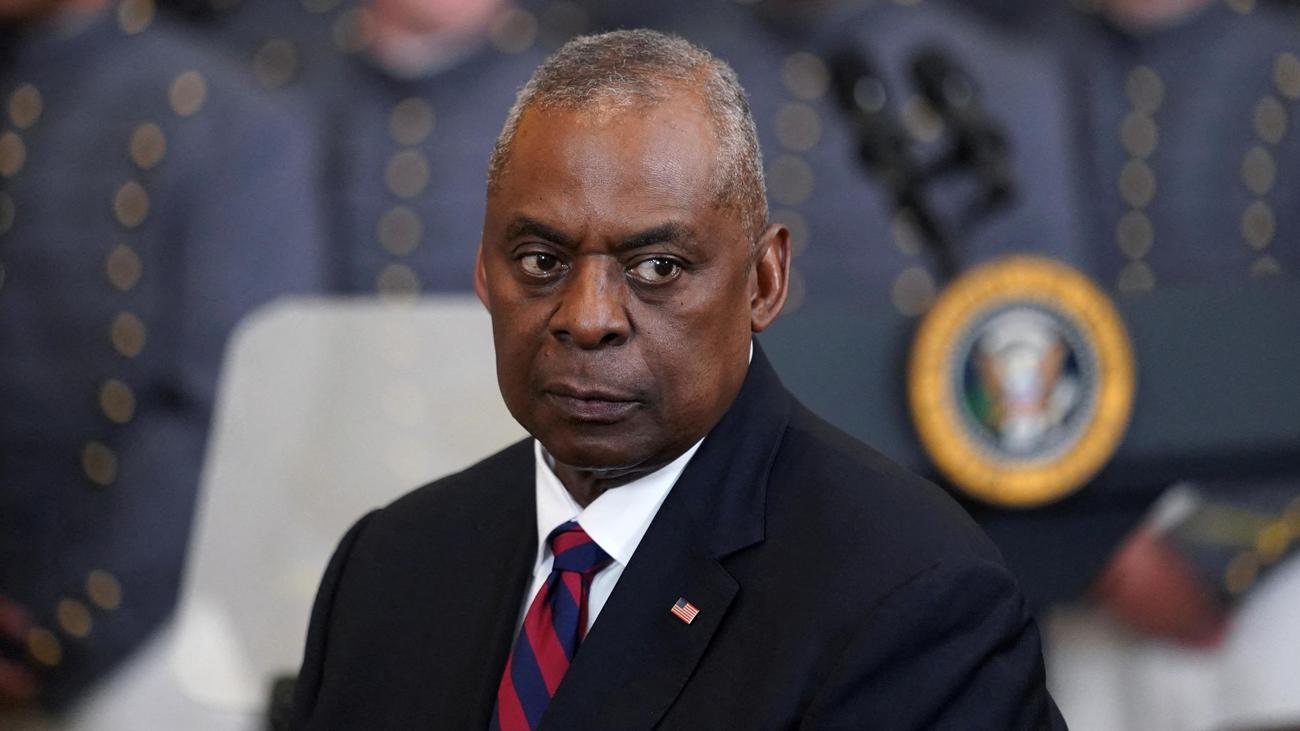 Lloyd Austin: US Secretary of Defense temporarily relinquishes his official duties