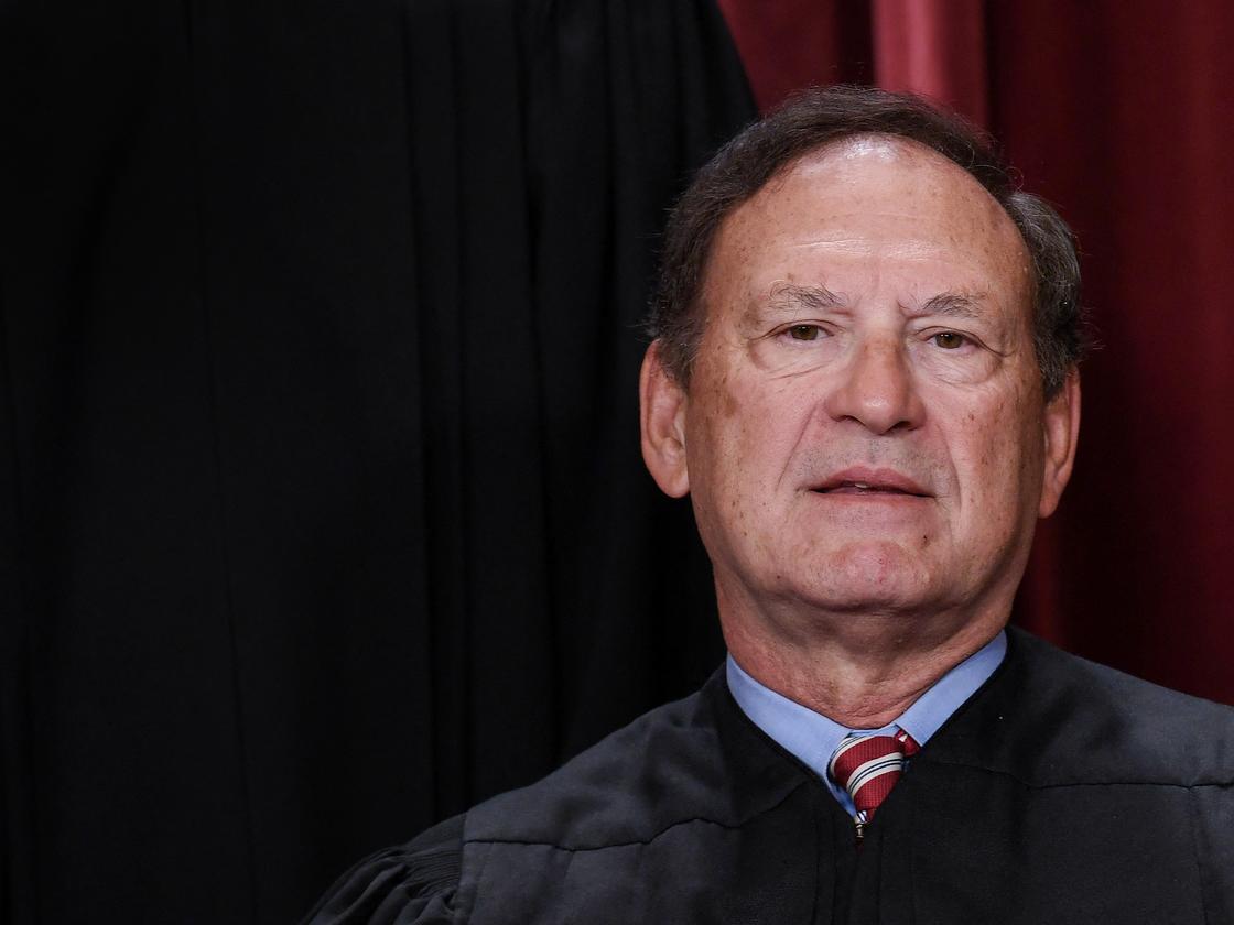 Samuel Alito Kritik an Supreme Court Richter wegen Symbol von Trump Anhangern ZEIT ONLINE