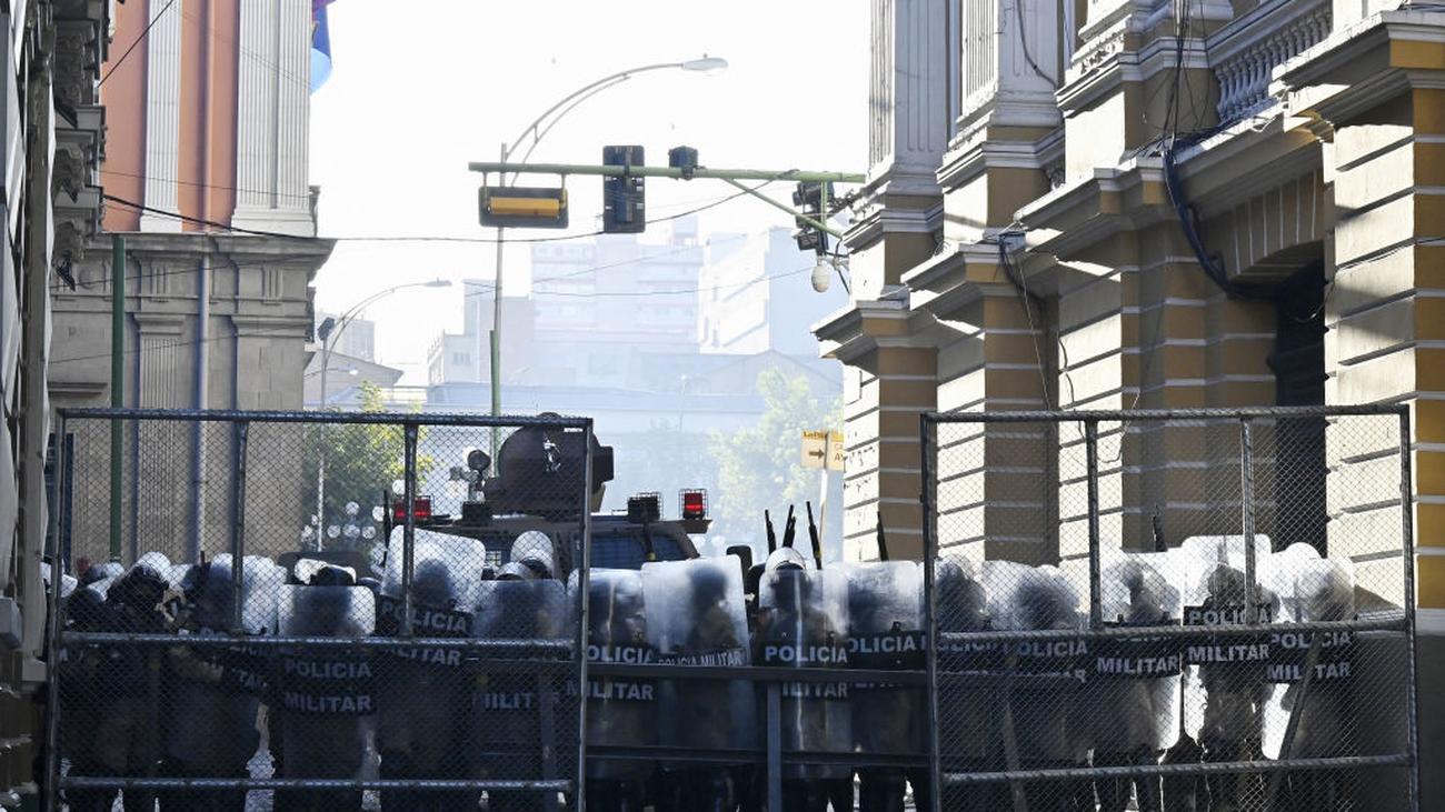 Intento de golpe: el exjefe del ejército de Bolivia arrestado después de un intento de golpe