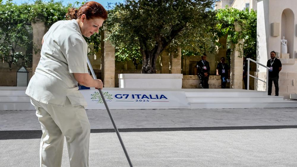 G7Gipfel in Italien Sie machen die Hilfen für die Ukraine Trump