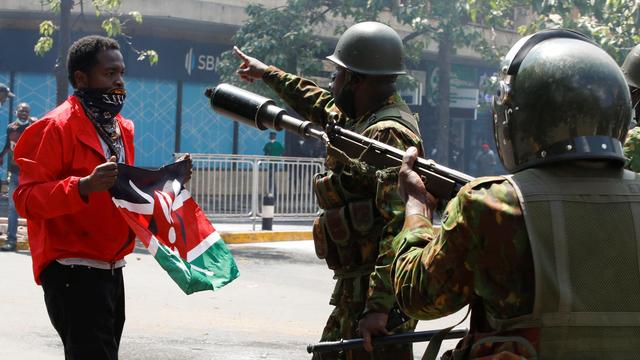 Demonstrationen in Nairobi: Kenias Regierung will nach Sturm auf Parlament Militär einsetzen