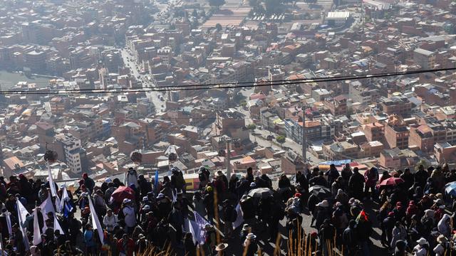 Putschversuch: Tausende Menschen demonstrieren in Bolivien für Demokratie