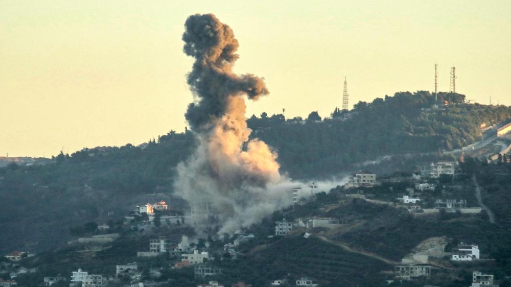 Libanon: Rauch steigt nach einem israelischen Luftangriff auf ein Dorf im Südlibanon am 18. September auf.