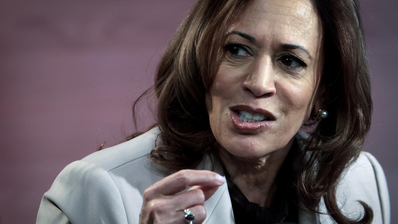 US election: Harris accuses Trump of lying based on “ancient stereotypes”