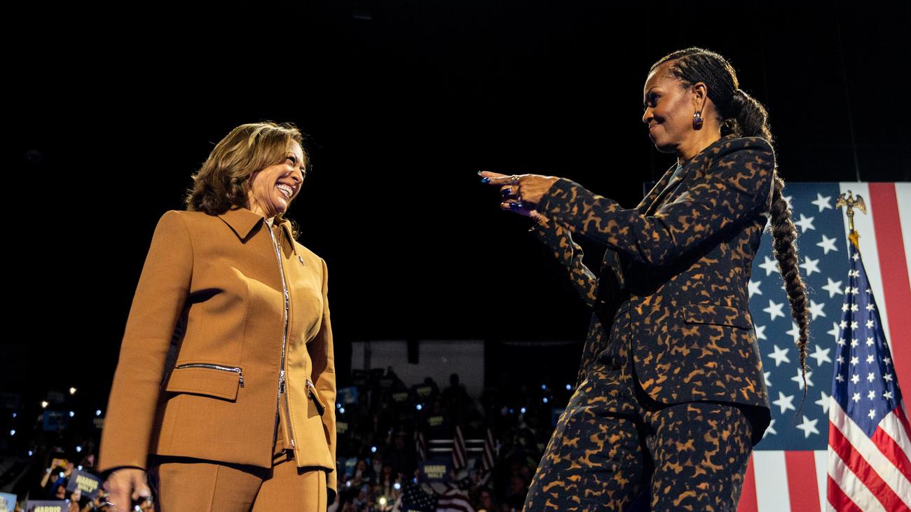 Stato oscillante del Michigan: Michelle Obama sta facendo una campagna per Kamala Harris