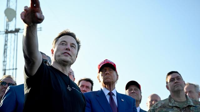 Raumfahrt: Musk und Trump verfolgen gemeinsam Test von Starship-Rakete