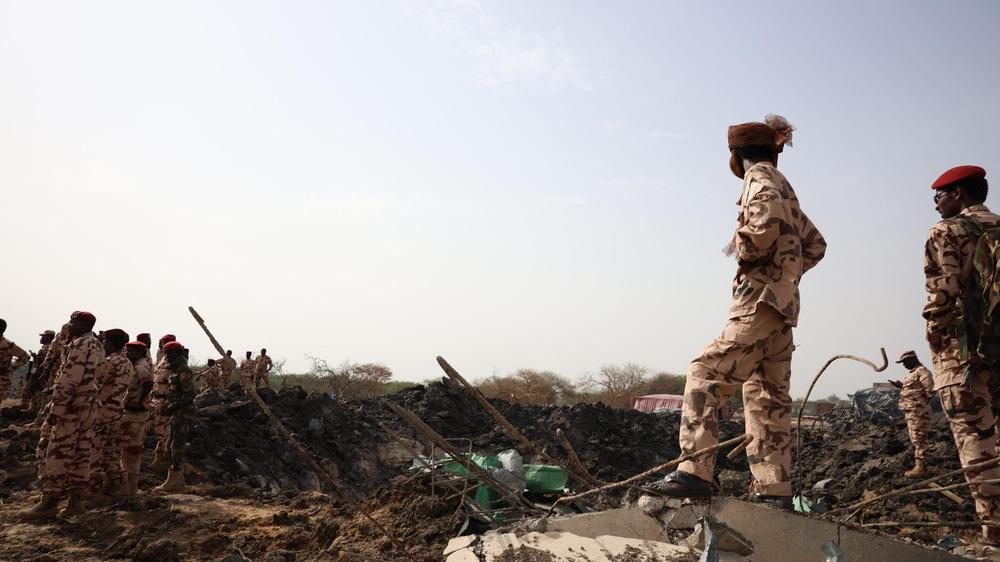  Mitglieder der tschadischen Sicherheitskräfte, fotografiert nahe der Hauptstadt Hauptstadt N'Djamena.