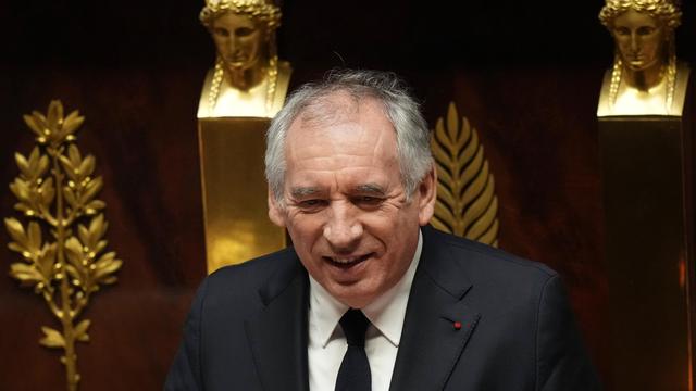 Haushaltskrise in Frankreich: Frankreichs Parlament verabschiedet strittigen Sparhaushalt