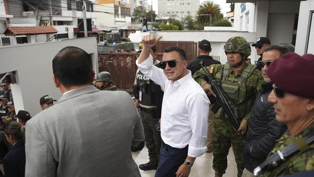 Ecuador: Präsident Noboa spricht nach Wahl in Ecuador von "Unregelmäßigkeiten"