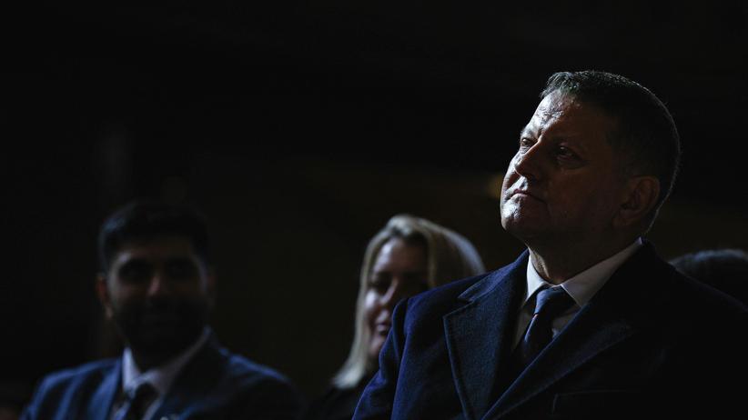 Lage in der Ukraine: Ex-Militärchef Walerij Saluschnyj werden die größten Chancen zugesprochen, bei einer möglichen Präsidentschaftskandidatur gegen Amtsinhaber Selenskyj zu gewinnen.