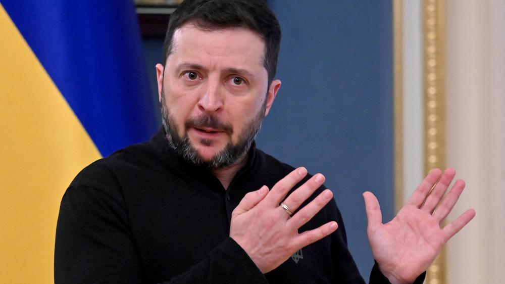 Ukraine: Selenskyj setzt auf USA und kritisiert Übernahme russischer  Propaganda | DIE ZEIT