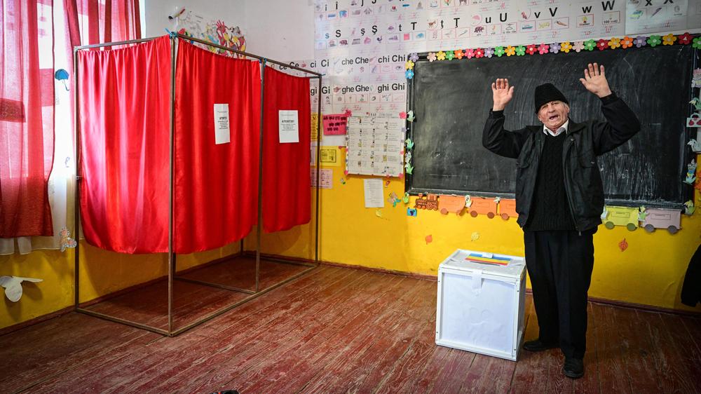  Die Präsidentschaftswahl muss nach einem Gerichtsurteil wiederholt werden.