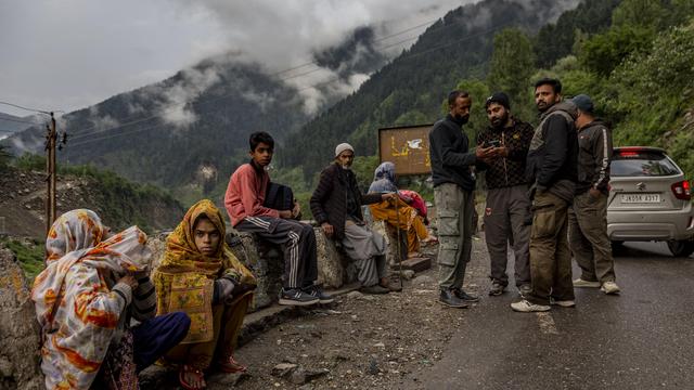 Kaschmir-Konflikt: Pakistan meldet Angriffe auf Militärstützpunkte und schießt zurück
