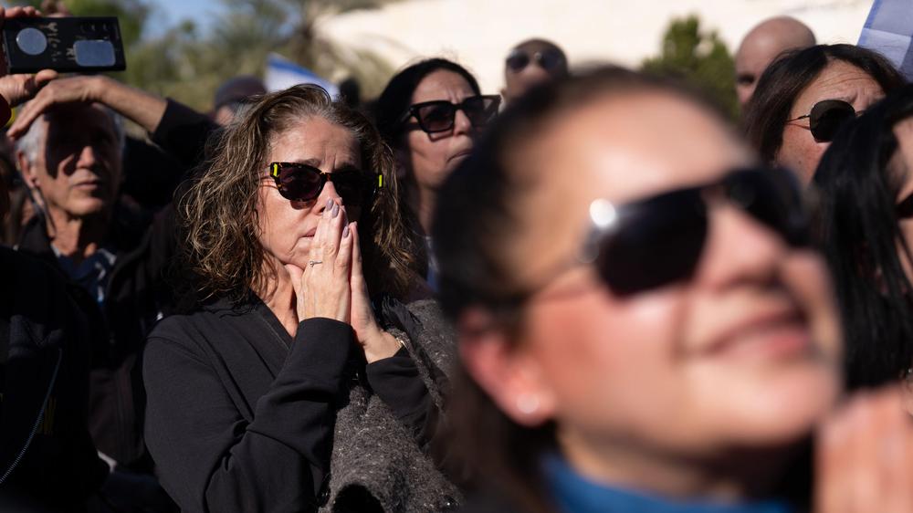  Nach israelischen Angaben sind noch 24 Hamas-Geiseln am Leben – im Gegensatz zu Angaben von Donald Trump.