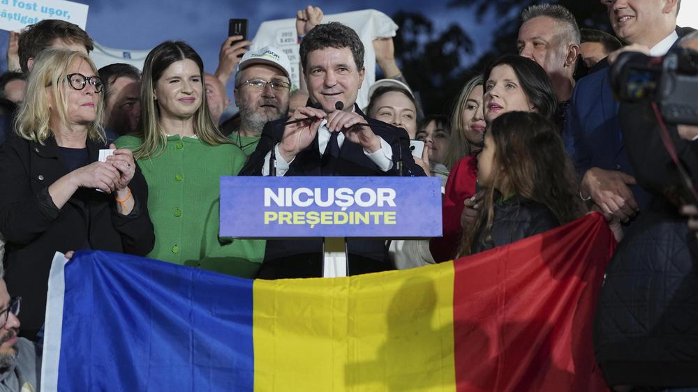 Nicușor Dan nach Schließung der Wahllokale in Bukarest